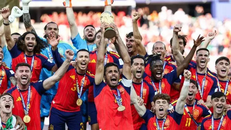 2026年世界杯:西班牙1-0阿根廷(加时赛):费兰·托雷斯的制胜球帮助西班牙夺得第二冠